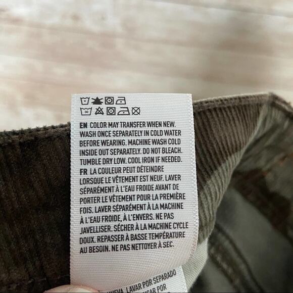 American Eagle Outfitters Camouflage Mom Jeans Corduroy Cabincore Preppy Size 0 - Picture 9 of 10